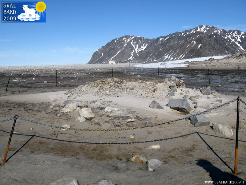 Resto di un antico forno nel Magdalenefjord