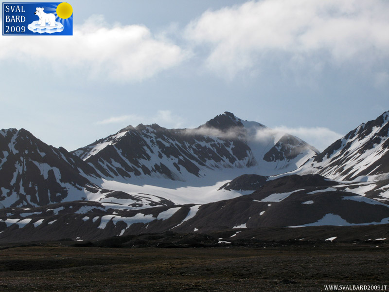 Montagne dietro Ny-Ålesund -2