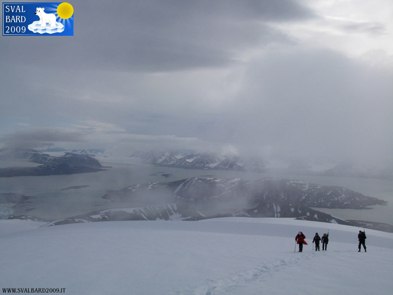 La lunga camminata sulla neve