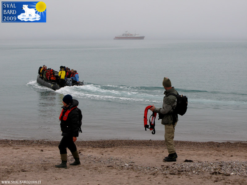 La partenza del primo gruppo di trekking