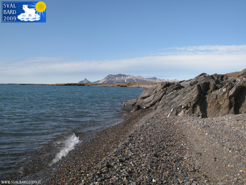 Tratto di spiaggia rocciosa verso Kapp Guissez